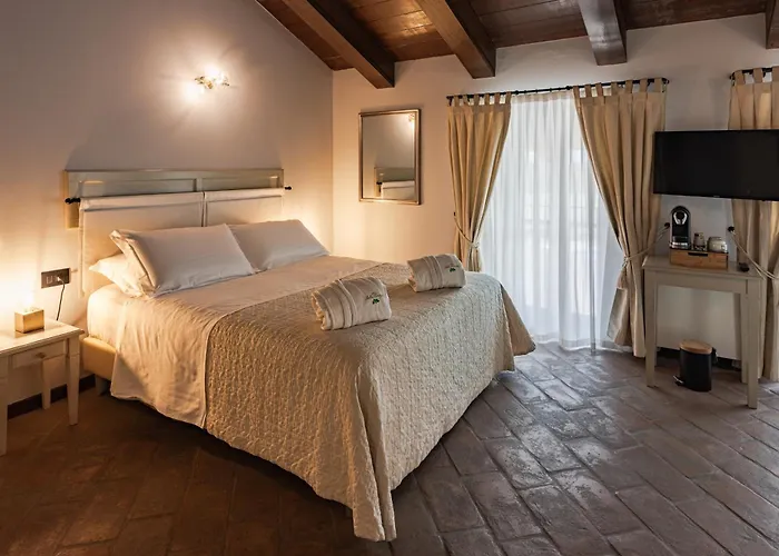 Relais Bella Rosina Pool & Spa
